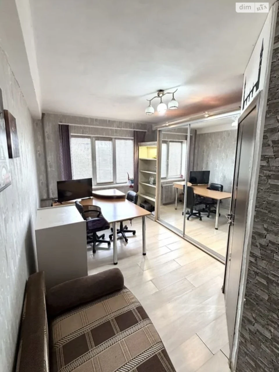 Long-Term Rental, 3-Bedroom Apartment in Syrets