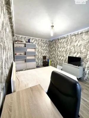 Long-Term Rental, 3-Bedroom Apartment in Syrets