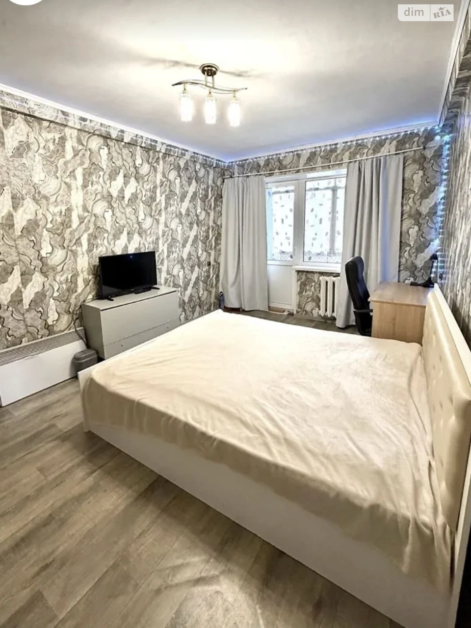 Long-Term Rental, 3-Bedroom Apartment in Syrets