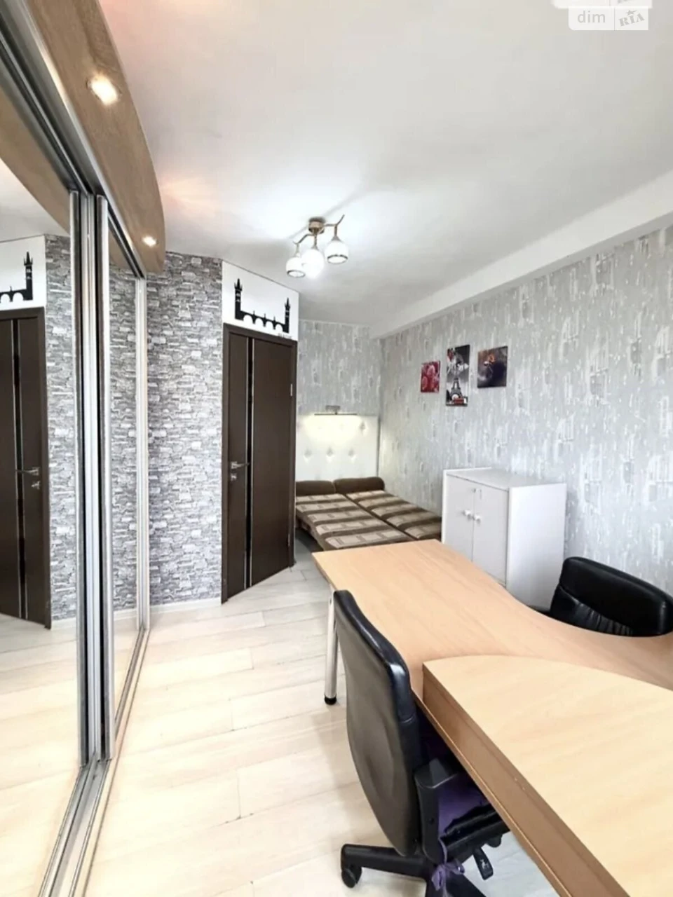 Long-Term Rental, 3-Bedroom Apartment in Syrets