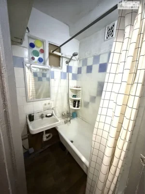 Long-Term Rental, 3-Bedroom Apartment in Syrets