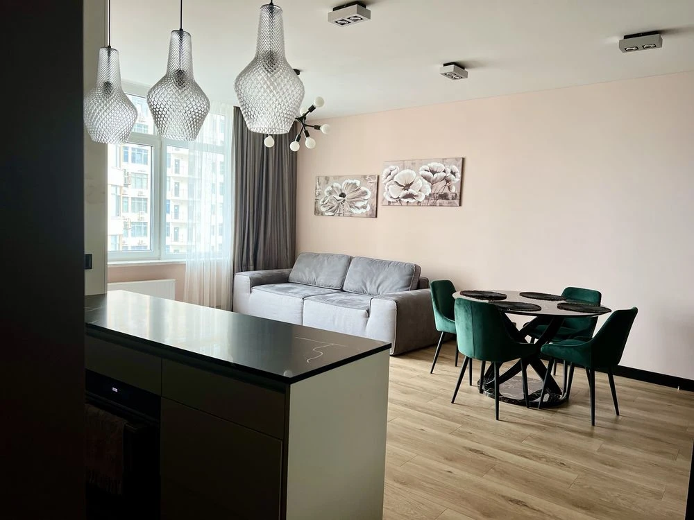 Продам квартиру на Каманина, с видом моря