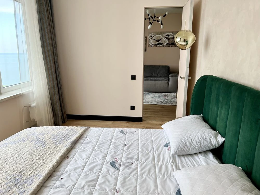 Продам квартиру на Каманина, с видом моря