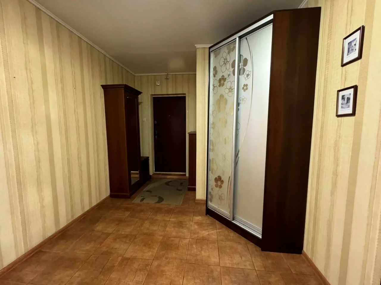 Apartment for rent, 3-room, 79 m² on the 10th floor