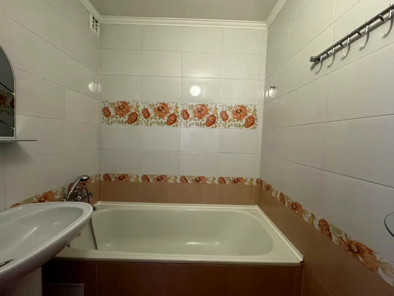 Apartment for rent, 3-room, 79 m² on the 10th floor