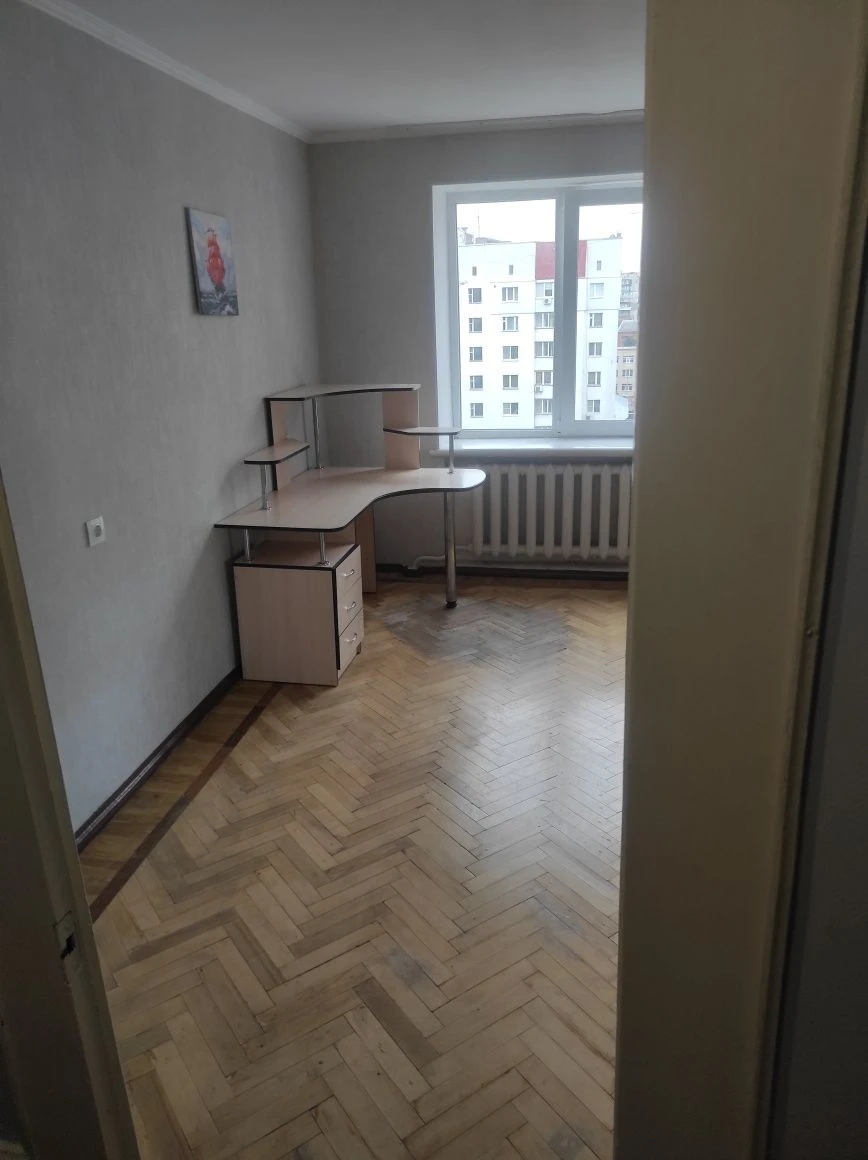 Двохкімнатна в раєні офісцетру на подільські