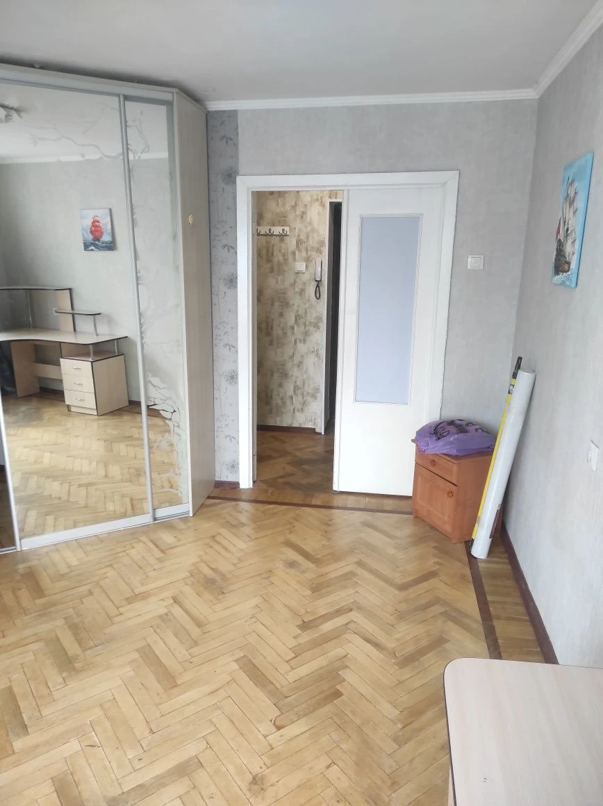 Двохкімнатна в раєні офісцетру на подільські