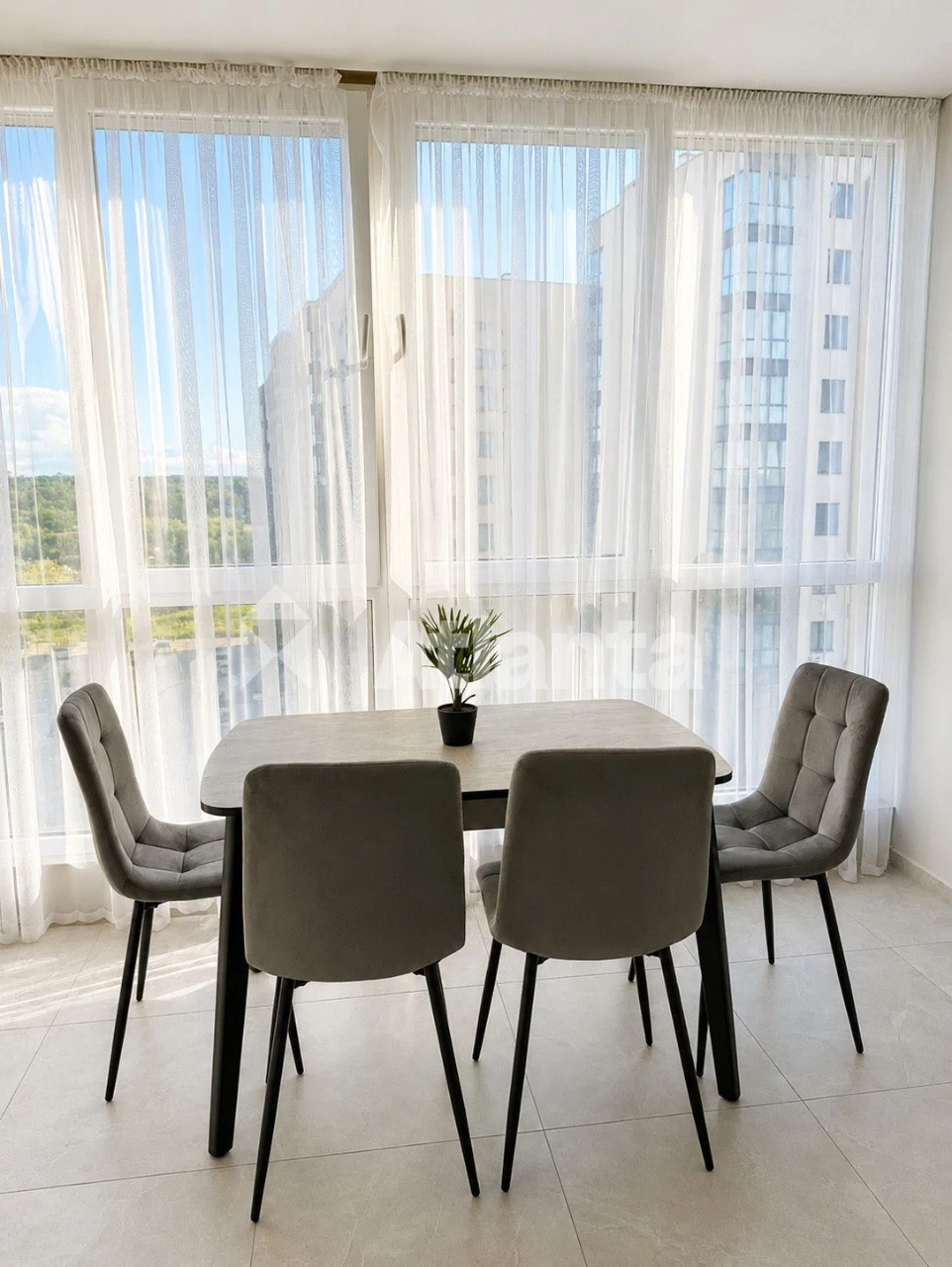 Продаж сучасної однокімнатної квартири в ЖК R2 Residence