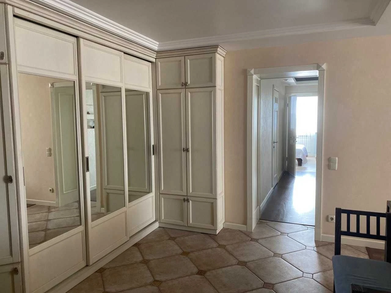 Продаж 3-кім. квартири 100м2 з ремонтом, меблями і технікою!