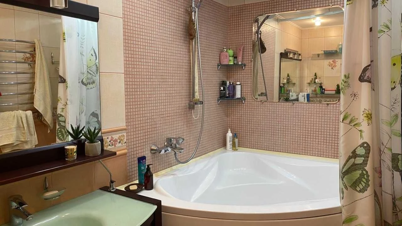 Продаж 3-кім. квартири 100м2 з ремонтом, меблями і технікою!