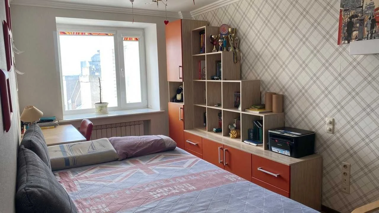 Продаж 3-кім. квартири 100м2 з ремонтом, меблями і технікою!