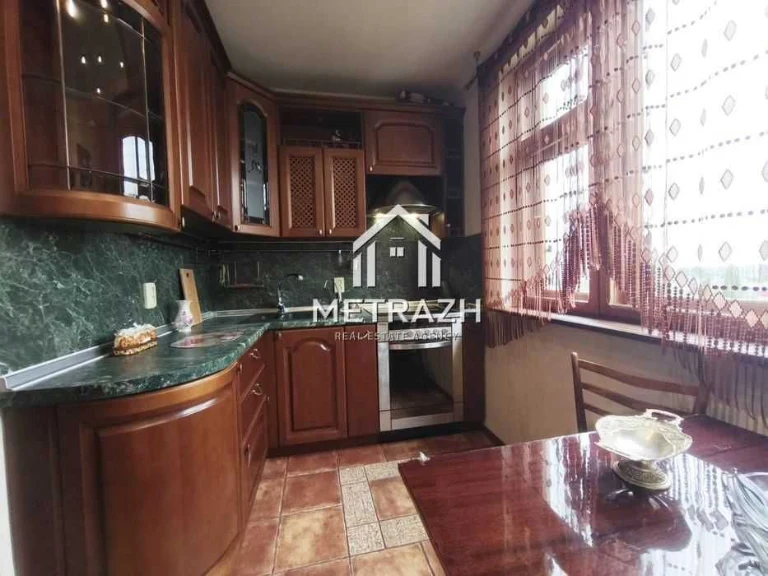 Cozy 3-bedroom apartment for sale on Leopolda Sviody