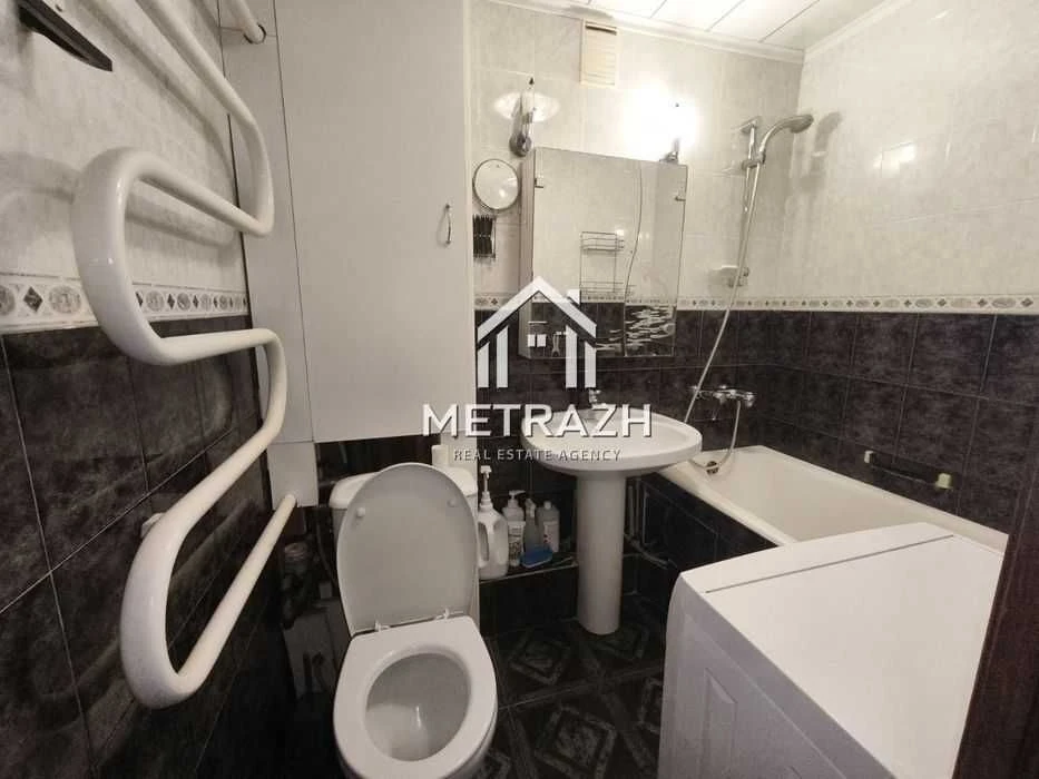 Cozy 3-bedroom apartment for sale on Leopolda Sviody