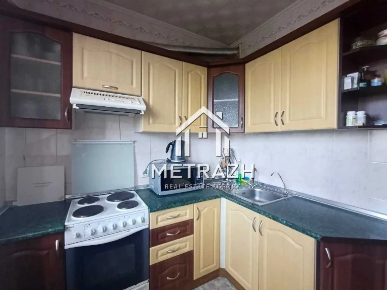 91711 Продам 3-комнатную квартиру возле метро Перемога!