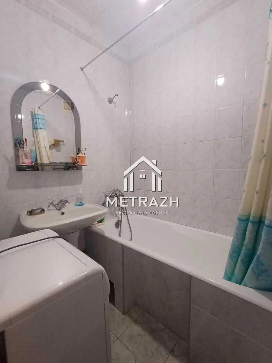 91711 Продам 3-комнатную квартиру возле метро Перемога!