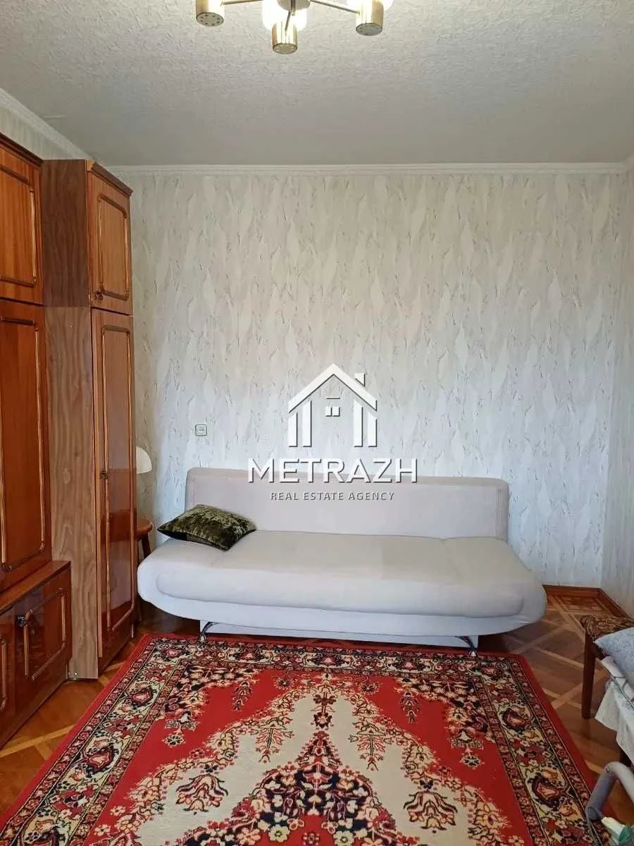 91711 Продам 3-комнатную квартиру возле метро Перемога!