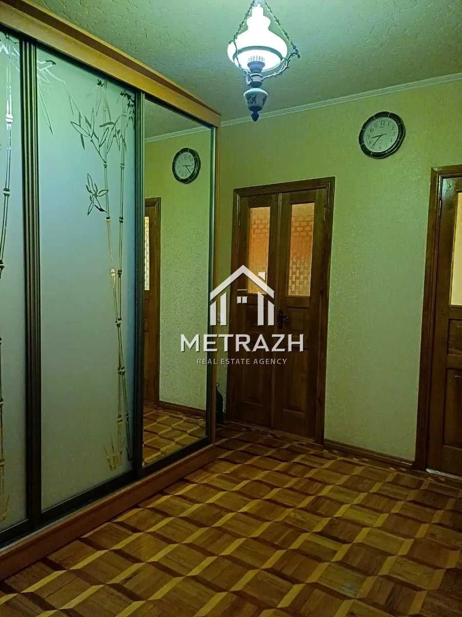 91711 Продам 3-комнатную квартиру возле метро Перемога!