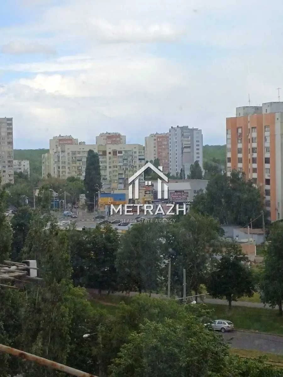 91711 Продам 3-комнатную квартиру возле метро Перемога!
