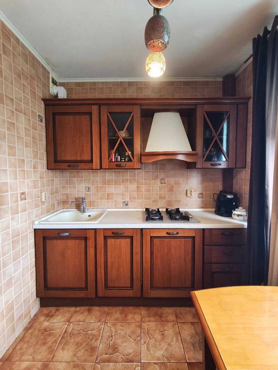 Продам 3 із. квартиру на Салтівці з ремонтом та меблями.