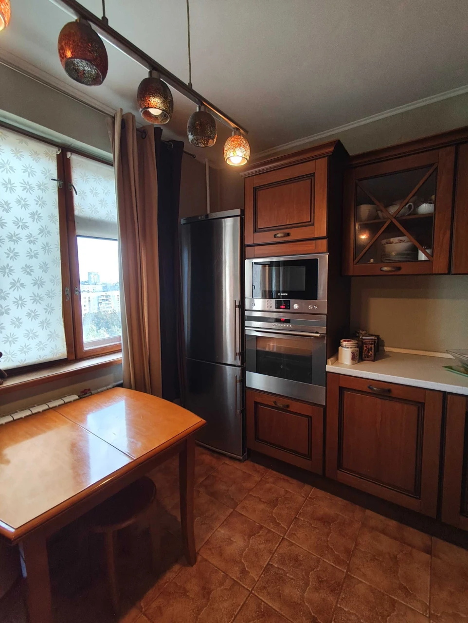 Продам 3 із. квартиру на Салтівці з ремонтом та меблями.