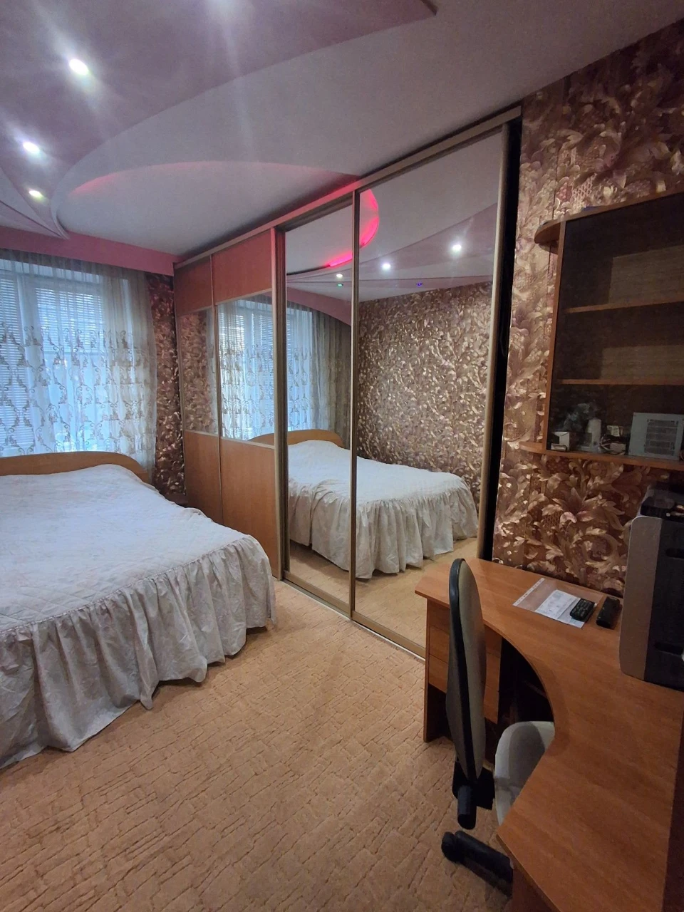 Продам 2 к. квартиру Библика ХТЗ метро Тракторный Завод Серт
