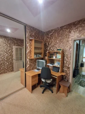 Продам 2 к. квартиру Библика ХТЗ метро Тракторный Завод Серт