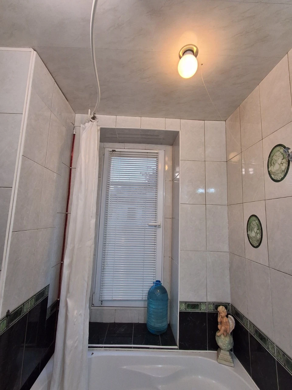 Продам 2 к. квартиру Библика ХТЗ метро Тракторный Завод Серт