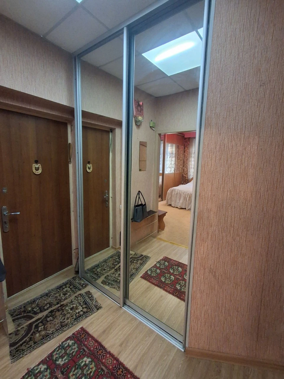 Продам 2 к. квартиру Библика ХТЗ метро Тракторный Завод Серт