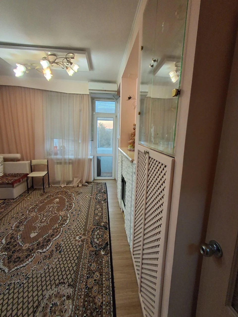 Продам 2 к. квартиру Библика ХТЗ метро Тракторный Завод Серт