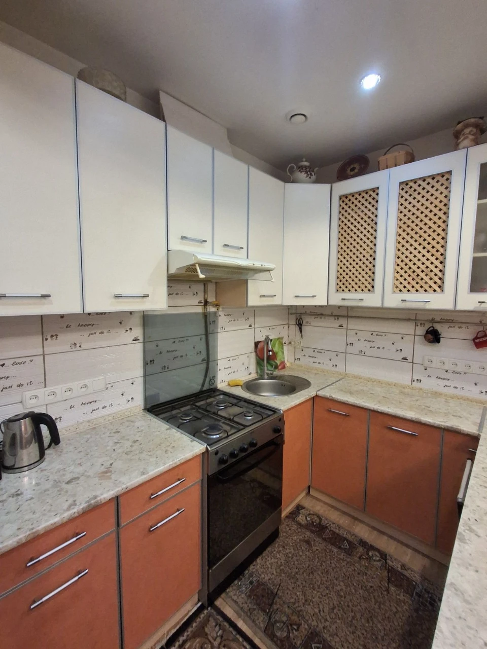 Продам 2 к. квартиру Библика ХТЗ метро Тракторный Завод Серт