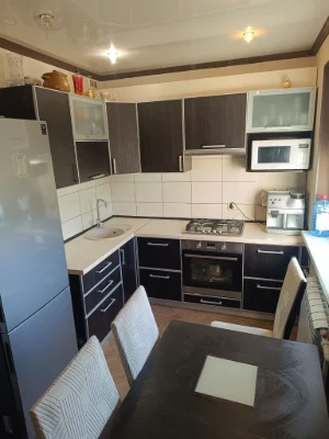 Продам 3х комнатную квартиру с ремонтом на Новых Домах, метр