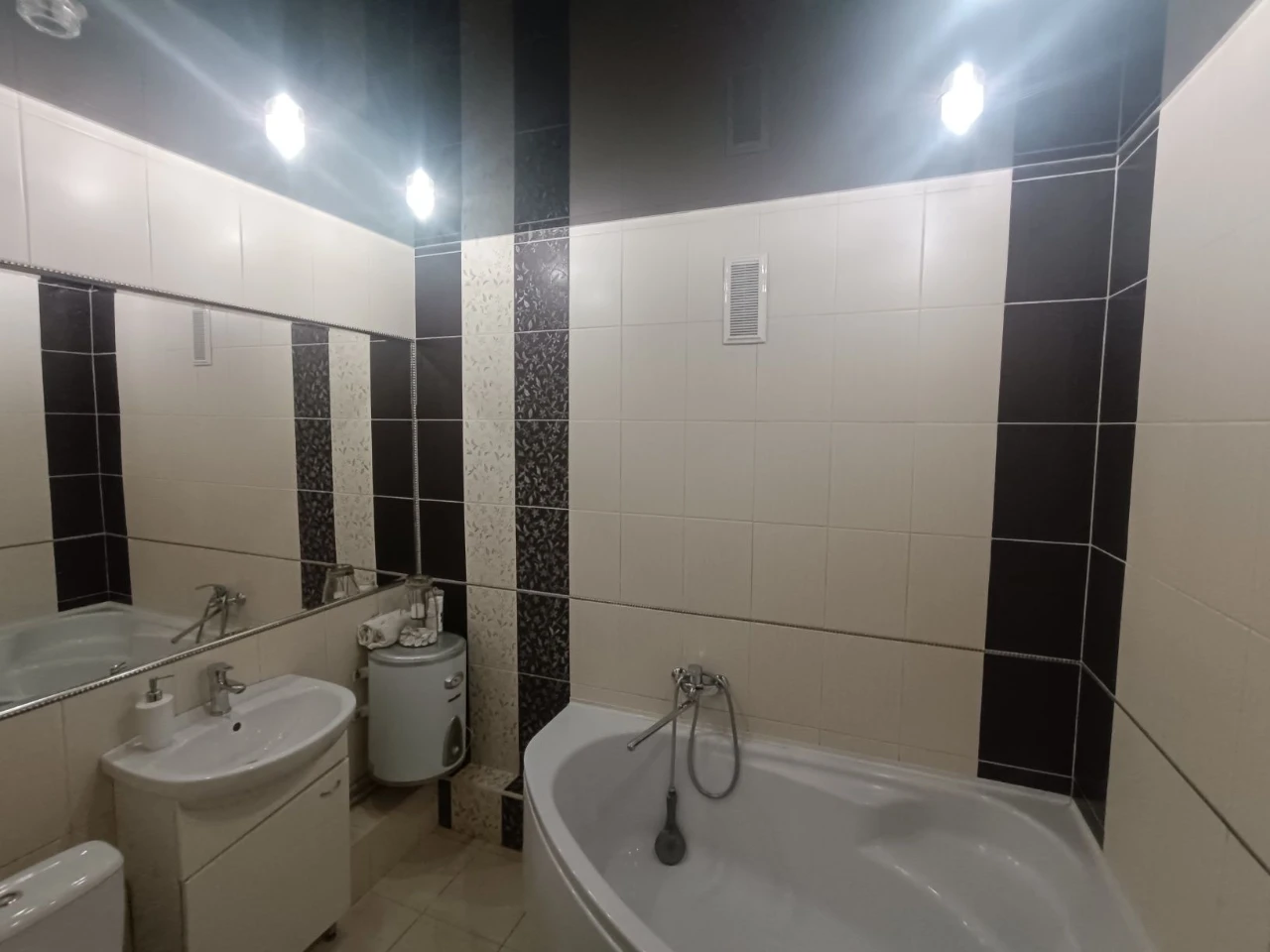 Продам 3х комнатную квартиру с ремонтом на Новых Домах, метр