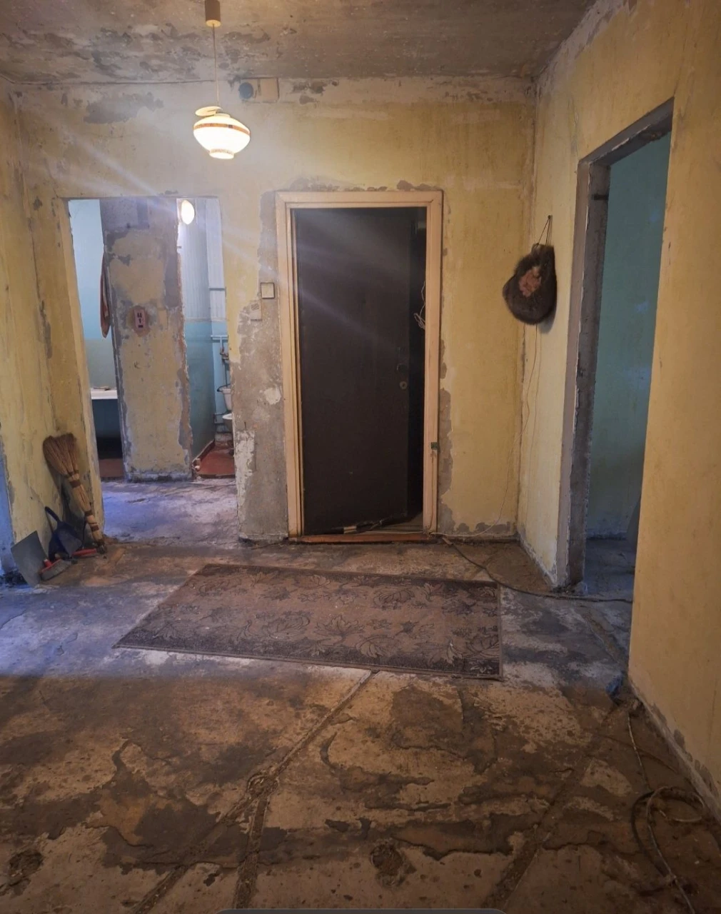 For Sale: 4-room apartment in Sultonka, near Studencheskaya Metro