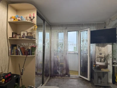 Sell 1 k. apartment with repair 606 m / r, st. Unconquered E0