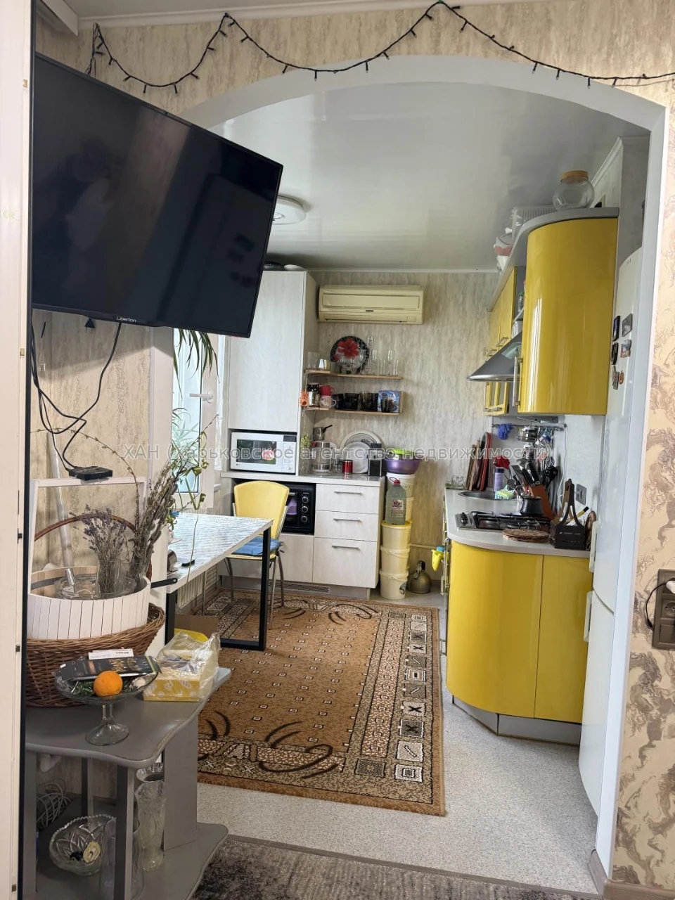 Sell 1 k. apartment with repair 606 m / r, st. Unconquered E0