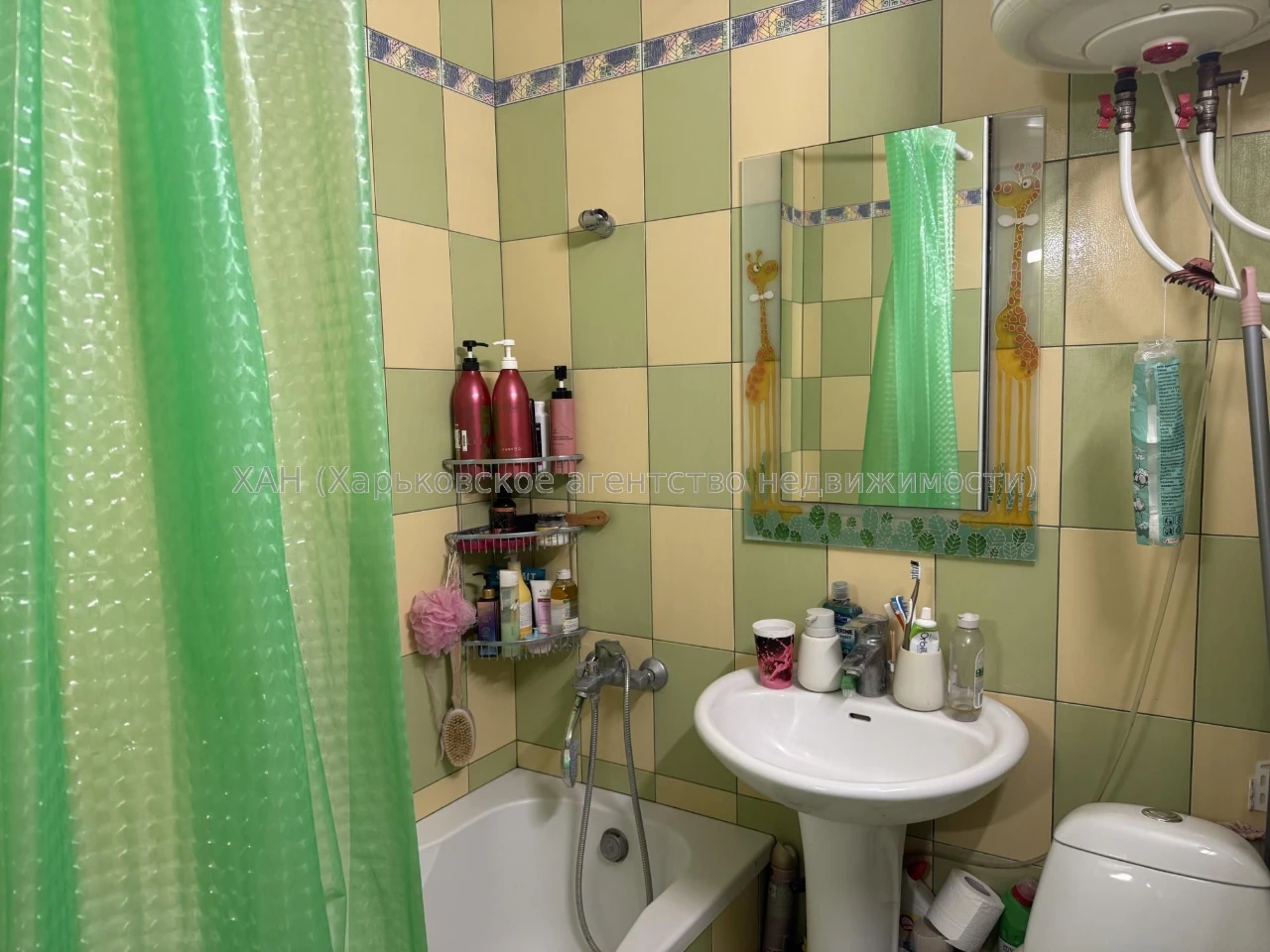 Sell 1 k. apartment with repair 606 m / r, st. Unconquered E0