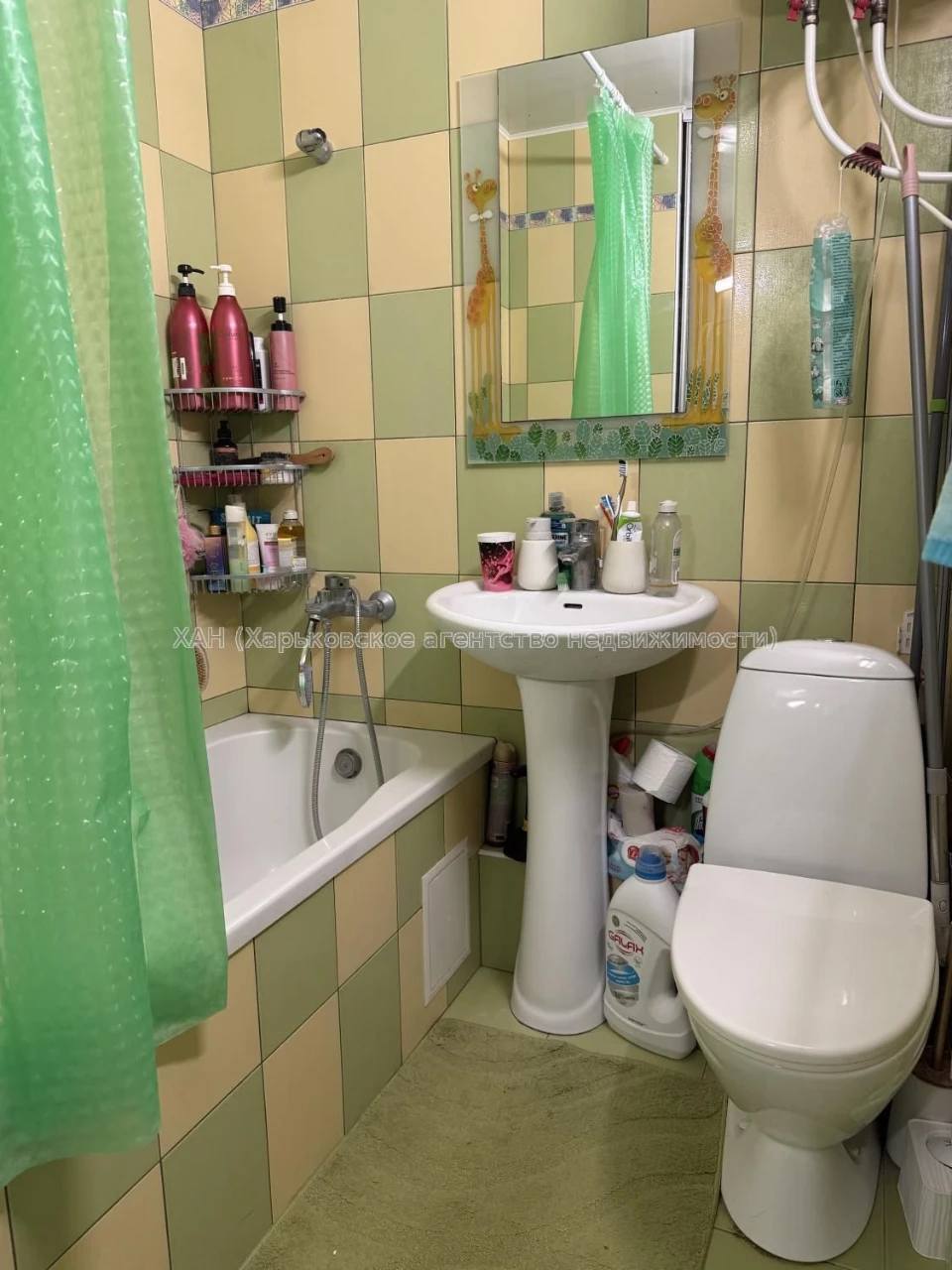 Sell 1 k. apartment with repair 606 m / r, st. Unconquered E0