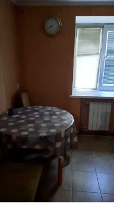ПРОДАМ 3 к кв. 2/9 метро Холодная гора