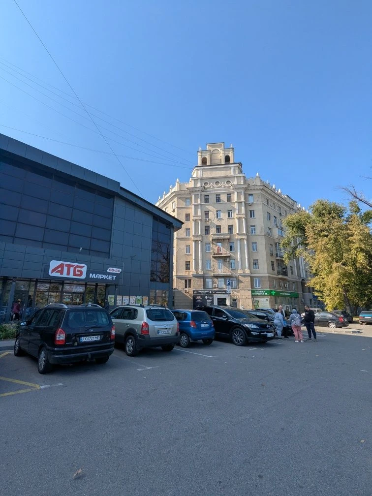 Продам 2 кв. пр.Героев Харькова 96, метро Защитников Украины