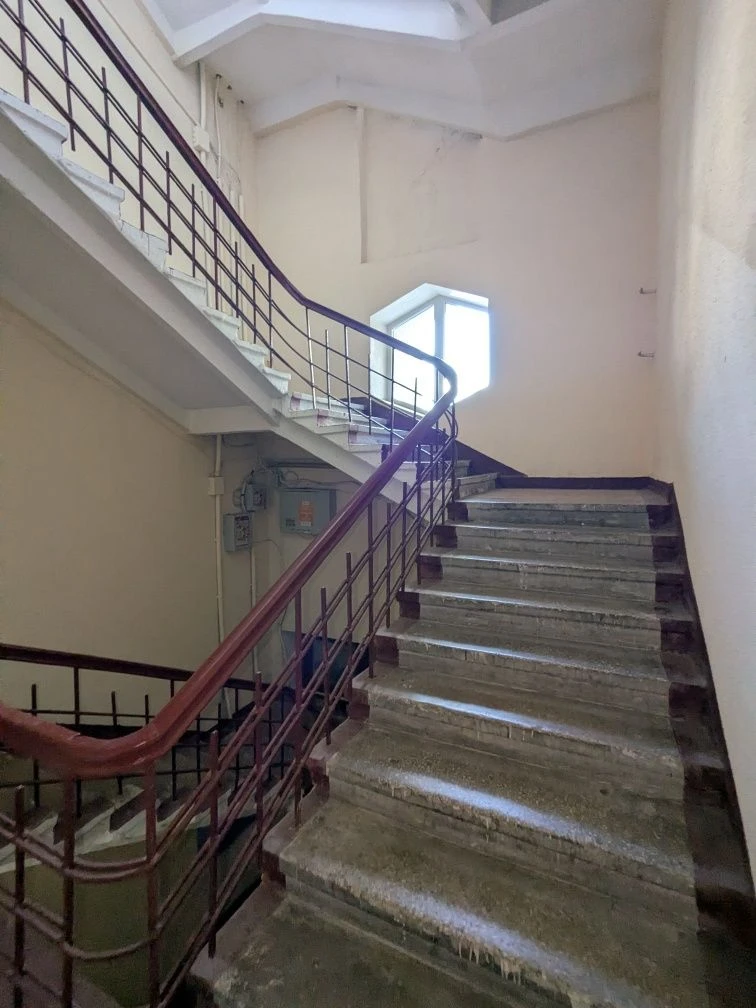 Продам 2 кв. пр.Героев Харькова 96, метро Защитников Украины
