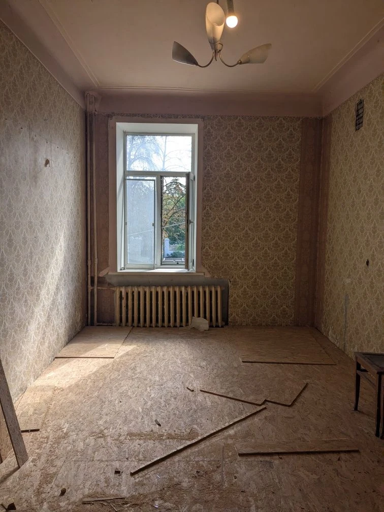 Продам 2 кв. пр.Героев Харькова 96, метро Защитников Украины