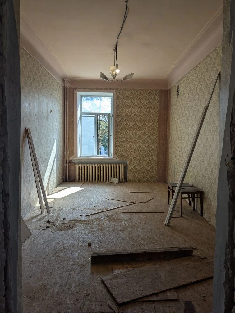 Продам 2 кв. пр.Героев Харькова 96, метро Защитников Украины