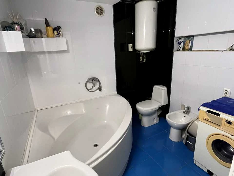 Apartment. Ivano-Frankivsk, Ugornitska st.