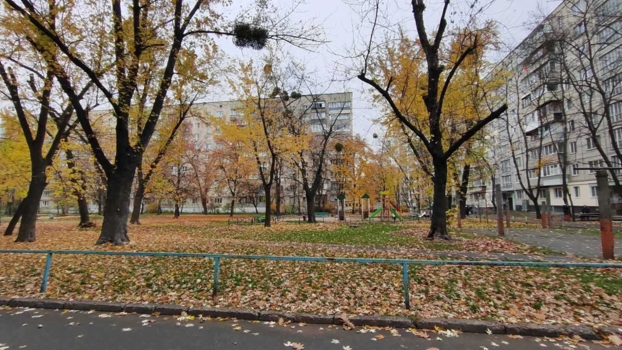 Здам 1к поруч метро Чернігівська, Дарниця, вул. Малишка.