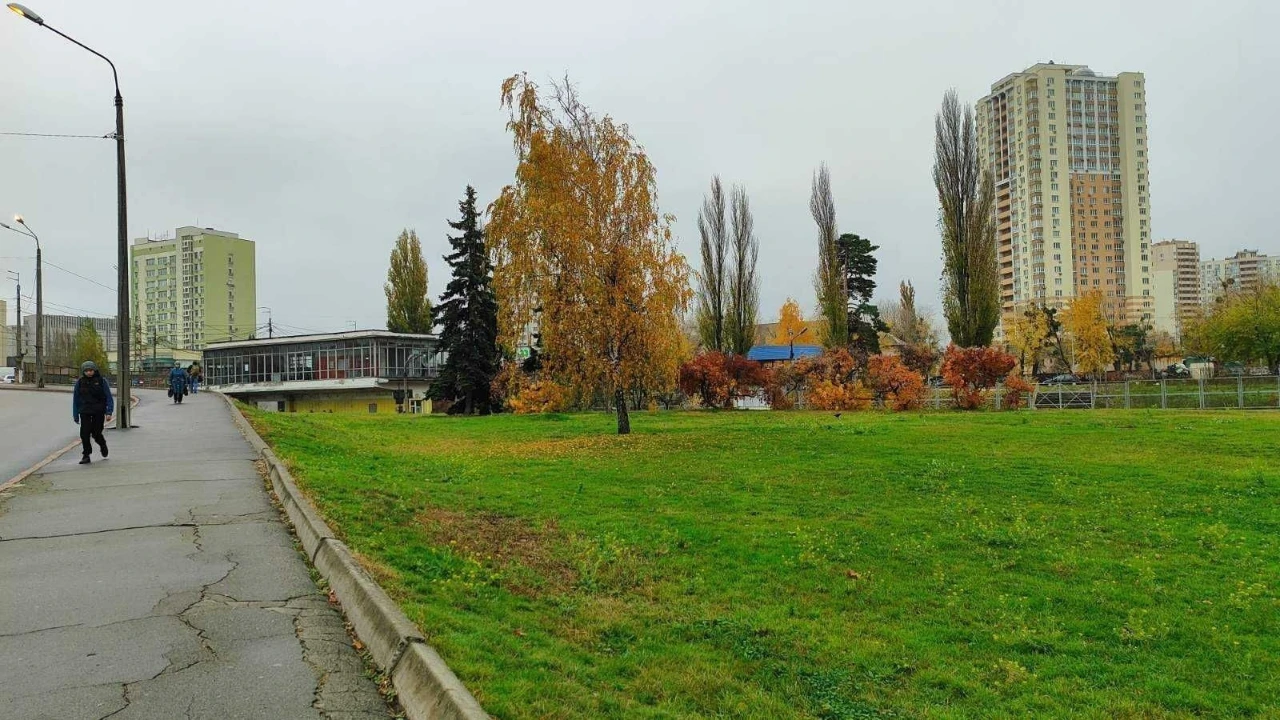 Здам 1к поруч метро Чернігівська, Дарниця, вул. Малишка.