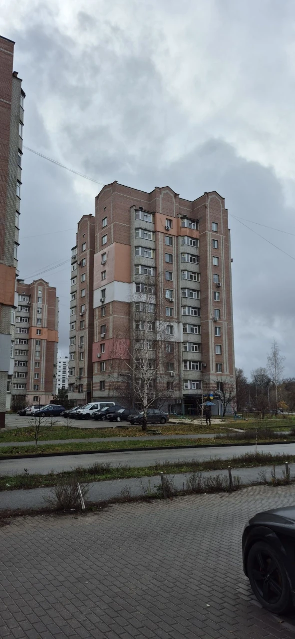 Продам 1 кімнатну квартиру на ЗСУ в будинку Федорченко з авт