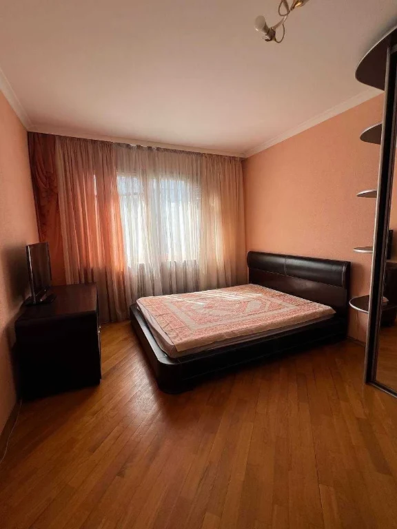 Продам 3-х кiм. к-ру вул. Астрономiіна
