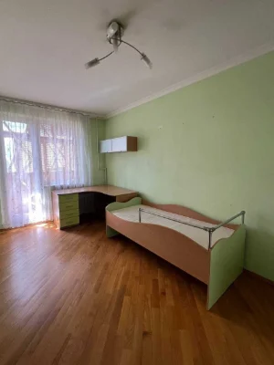 For Sale: 3-room apartment on Astronomical Street