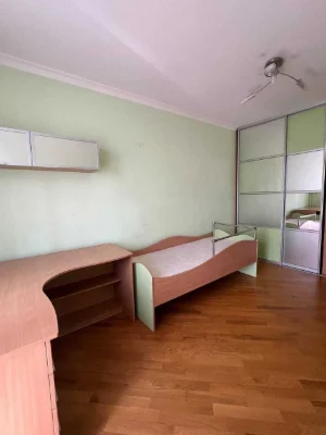 For Sale: 3-room apartment on Astronomical Street