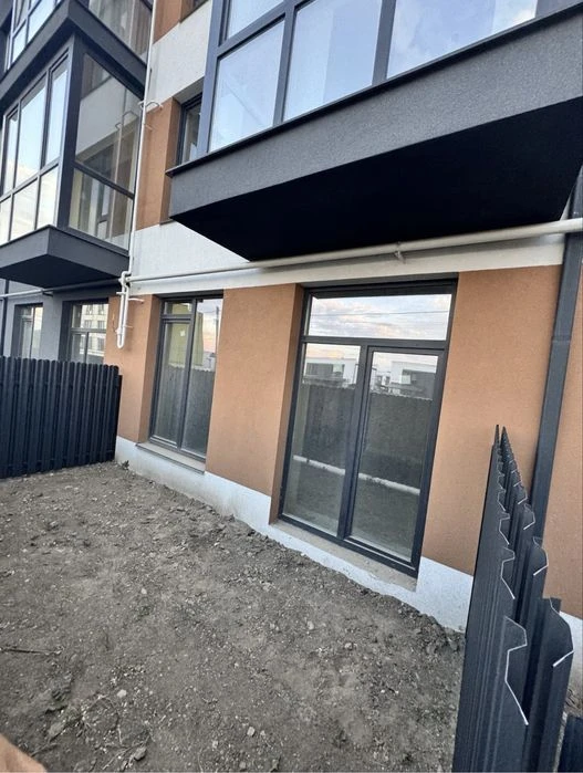 Продаж! Однокімнатна квартира земельною ділянкою